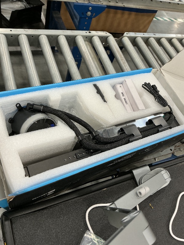 Photo 1 of Lian Li HydroShift II LCD 360TL Wireless Liquid CPU Cooler