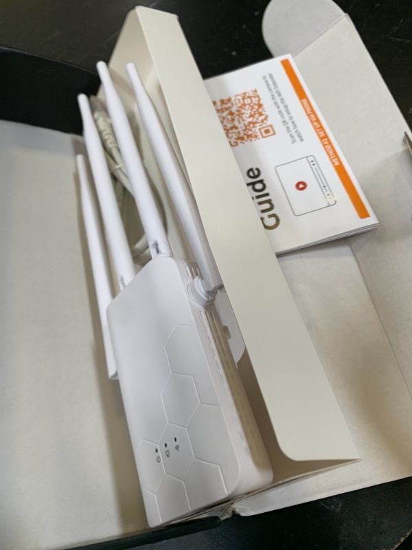 Photo 1 of Cyseed Wireless WiFi Range Extender Repeater
