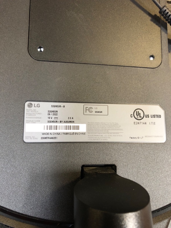 Photo 1 of LG Ultragear FHD 32-Inch Gaming Monitor 32GN50R, VA 5ms (GtG) with HDR 10 Compatibility, NVIDIA G-SYNC, and AMD FreeSync Premium, 165Hz, Black
