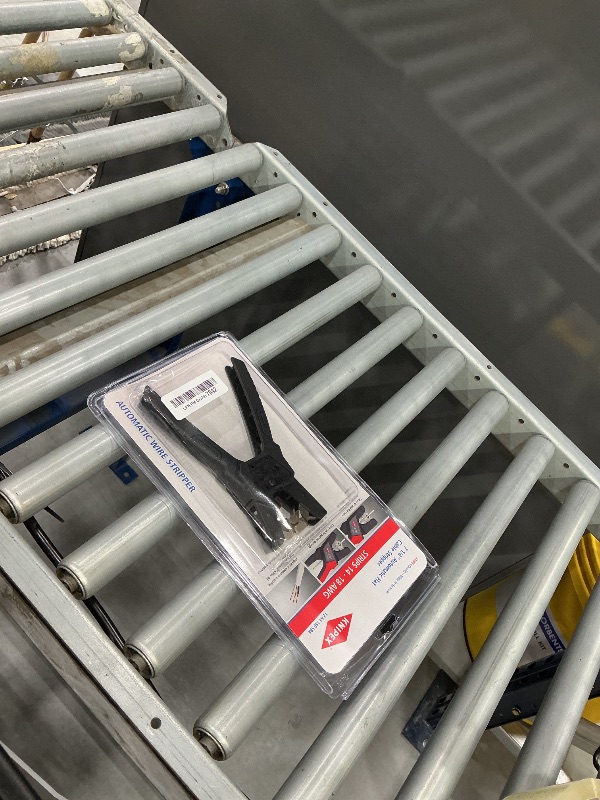 Photo 1 of KNIPEX Automatic Flat Cable Stripper 14-18 AWG