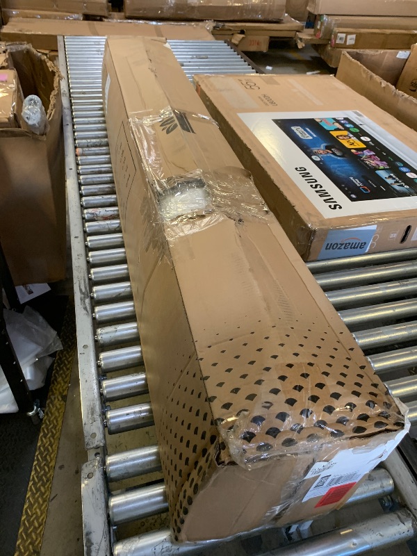 Photo 1 of Vipcute King Size Hybrid Mattress, 14 Inch