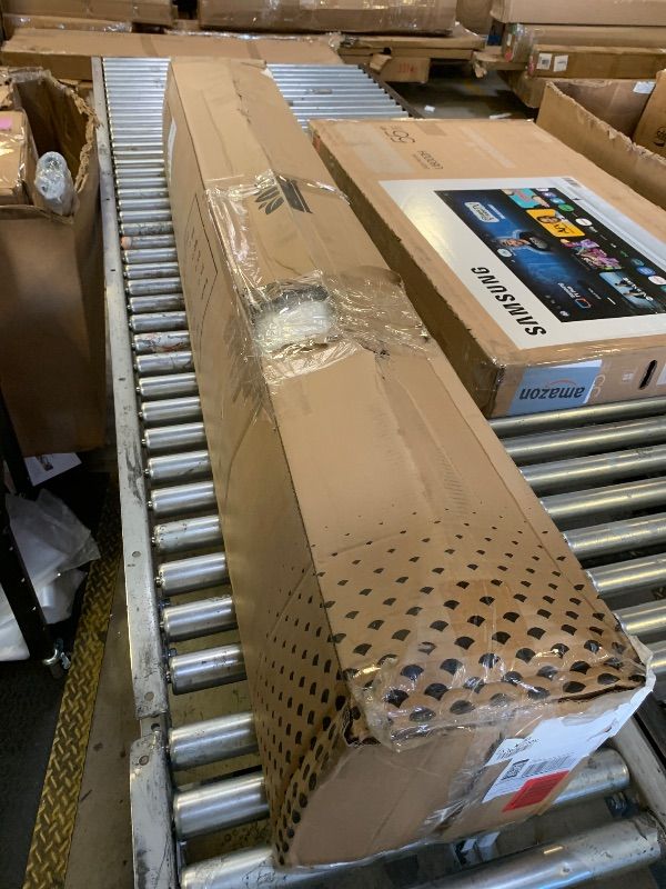 Photo 1 of Vipcute King Size Hybrid Mattress, 14 Inch