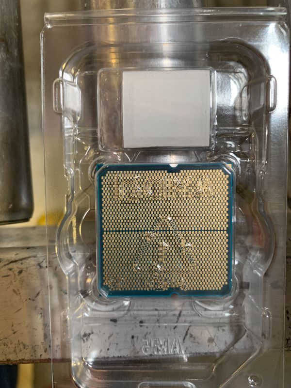 Photo 1 of AMD RYZEN 7 9800X3D 8-Core, 16-Thread Desktop Processor