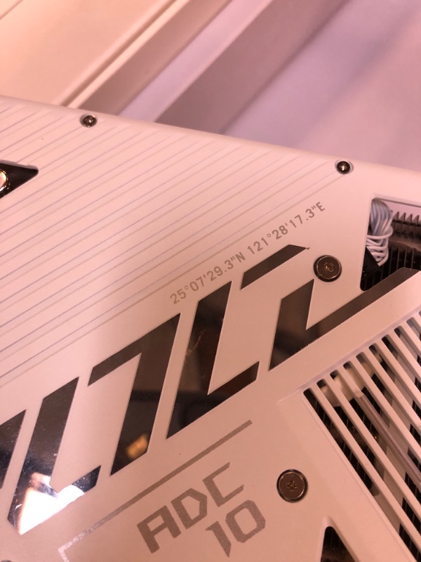 Photo 1 of ASUS ROG Astral GeForce RTX 5080 White OC Graphics Card