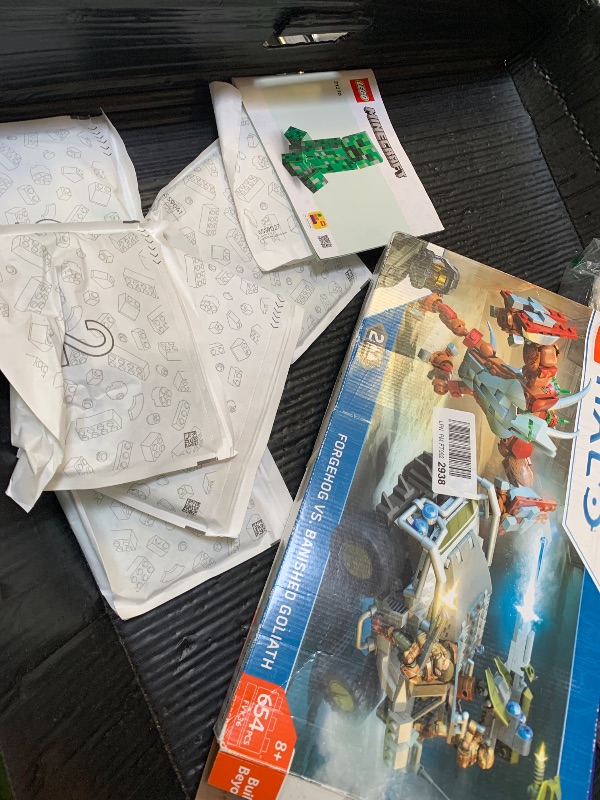 Photo 1 of Mega Construx Halo Forgehog vs. Banished Goliath Building Set