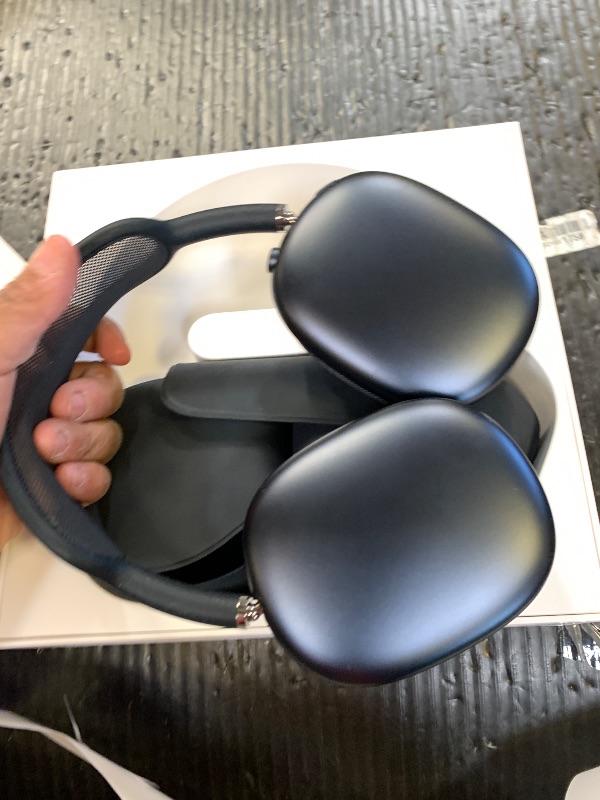 Photo 1 of Apple AirPods Max 2 Wireless Over-Ear Headphones – MidnightLPNPMGK2824883

