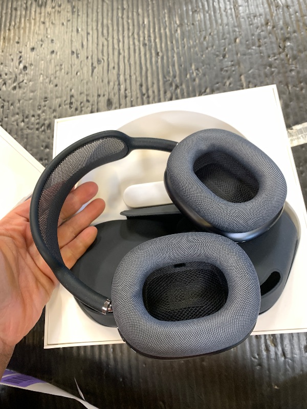 Photo 1 of Apple AirPods Max 2 Wireless Over-Ear Headphones – MidnightLPNPMGK2824883
