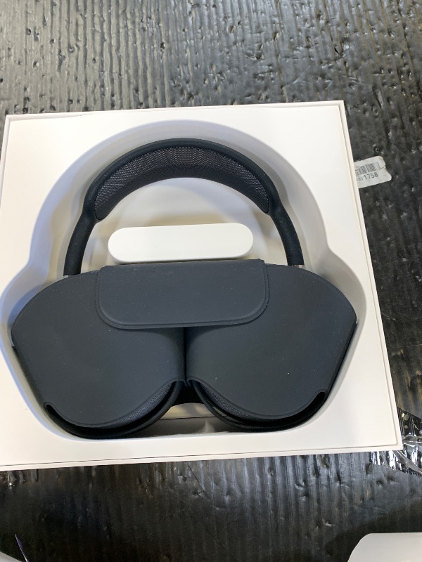 Photo 1 of Apple AirPods Max 2 Wireless Over-Ear Headphones – MidnightLPNPMGK2824883

