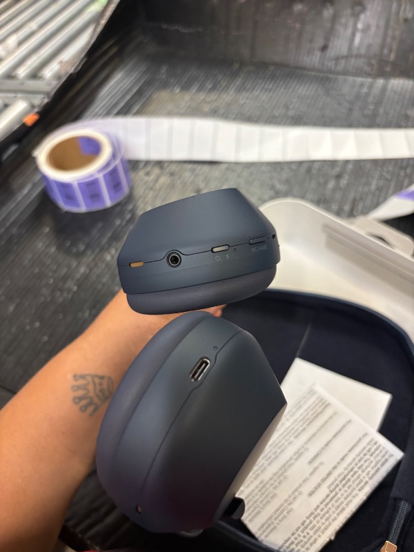 Photo 1 of Sony WH-1000XM5 Noise Cancelling Wireless Headphones