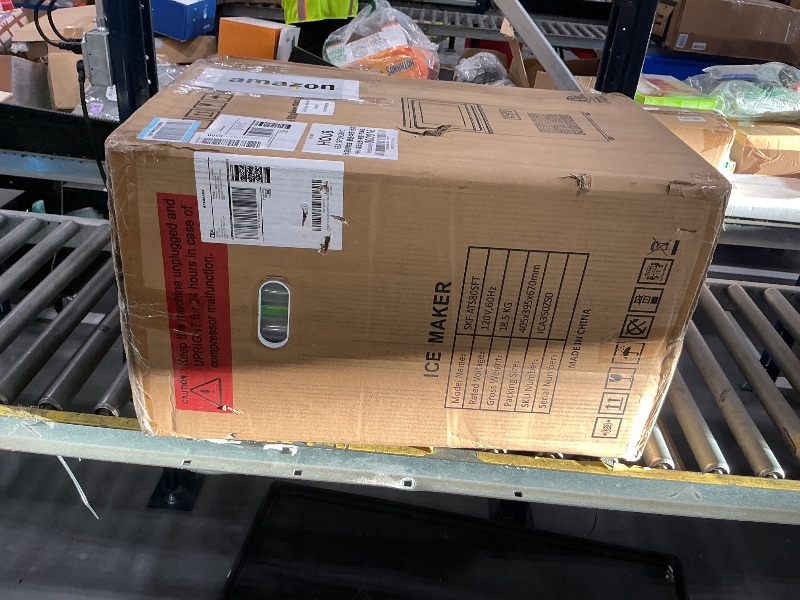 View 2 of Zomagas 90 lbs Commercial Ice Machine with 18 lbs Storage
