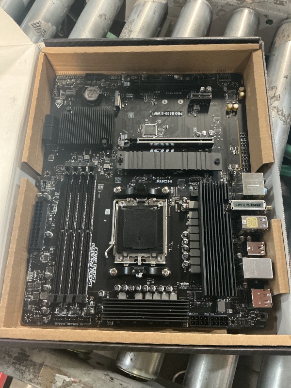 View 3 of ***DAMAGED***(READ NOTES)
MSI PRO B650-S WiFi V1 Motherboard AM5 ATX