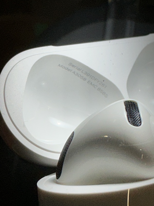 View 3 of **PARTS ONLY** Apple AirPods 4 (Renewed)