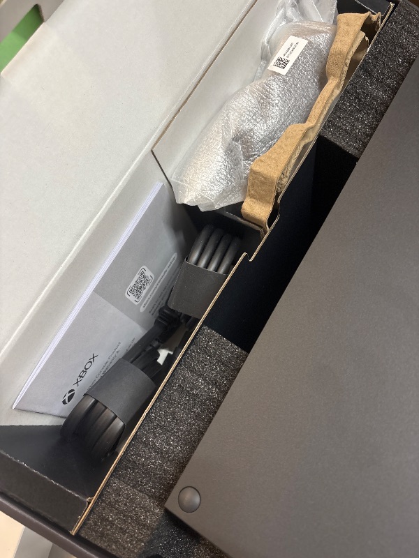 View 6 of Xbox Series X | Disc Gaming Console | 1TB SSD