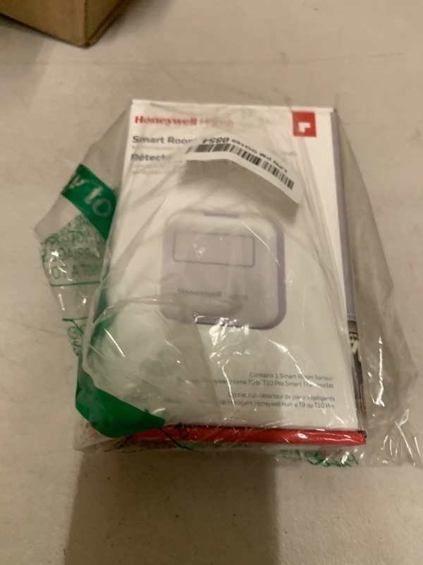 Photo 1 of Honeywell Home RCHTSENSOR-1PK Smart Room Sensor