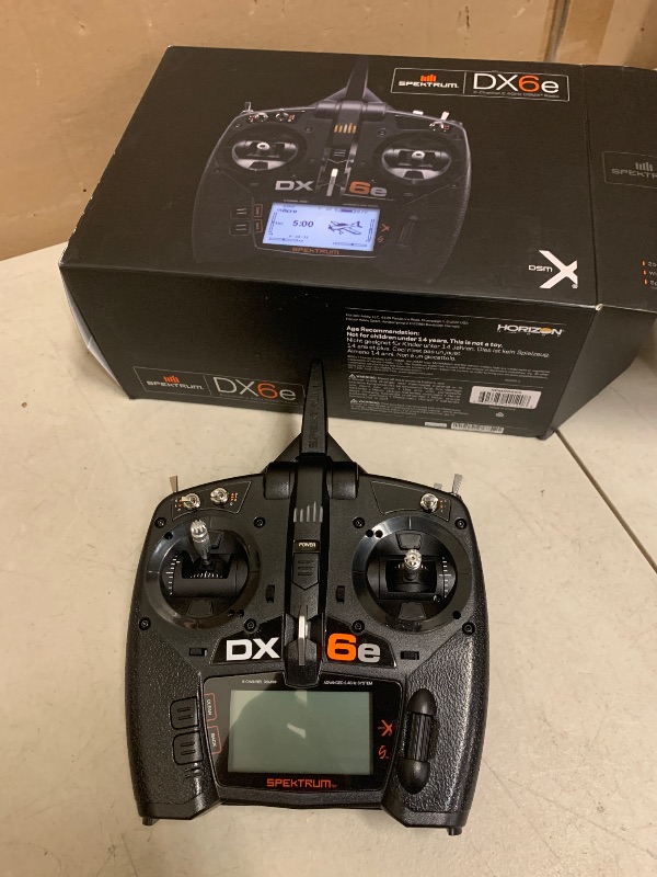 Photo 1 of Spektrum DX6e 6-Channel RC Radio Transmitter