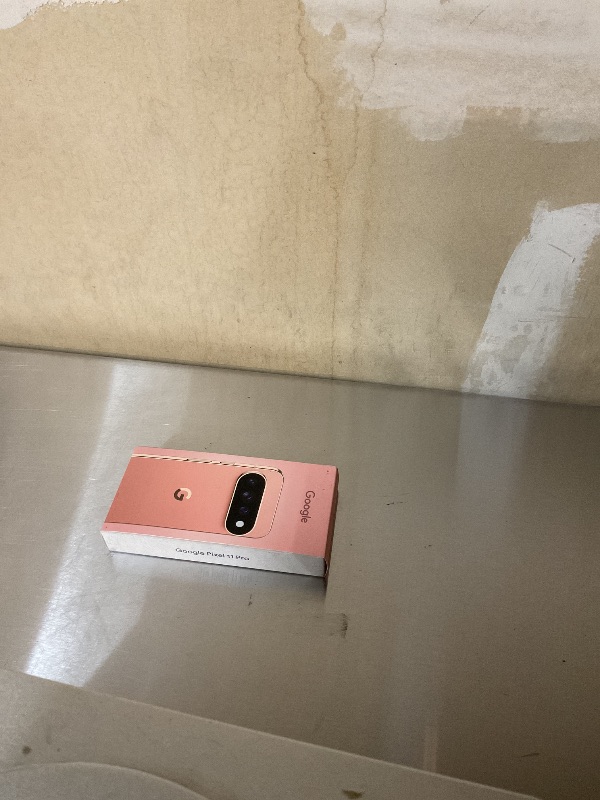 Photo 1 of Google Pixel 11 Pro - Unlocked Smartphone, Gemini - 256 GB - Canyon