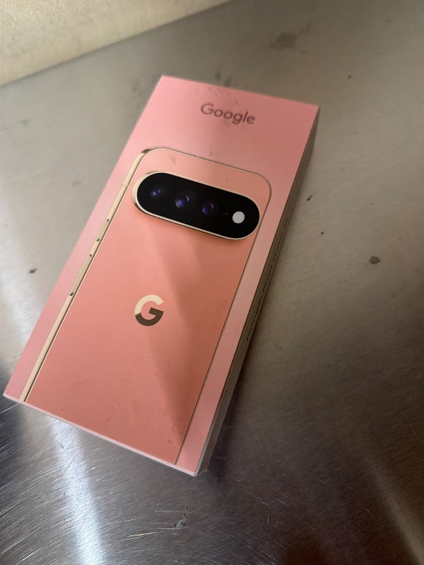 View 2 of Google Pixel 11 Pro XL - Unlocked Smartphone, Gemini - 256 GB - Canyon