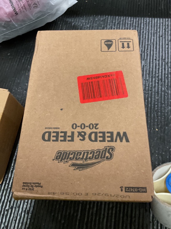 Photo 1 of Spectracide Weed & Feed 20-0-0, 32 Oz, 3 Pack