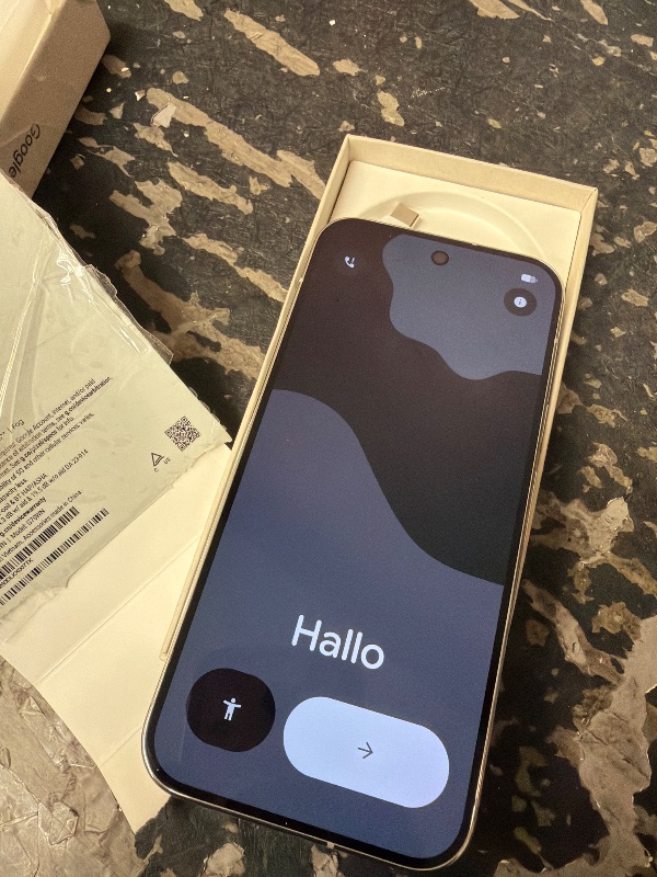 Photo 1 of Google Pixel 11 Pro - Unlocked Smartphone, Gemini - 256 GB - Fog