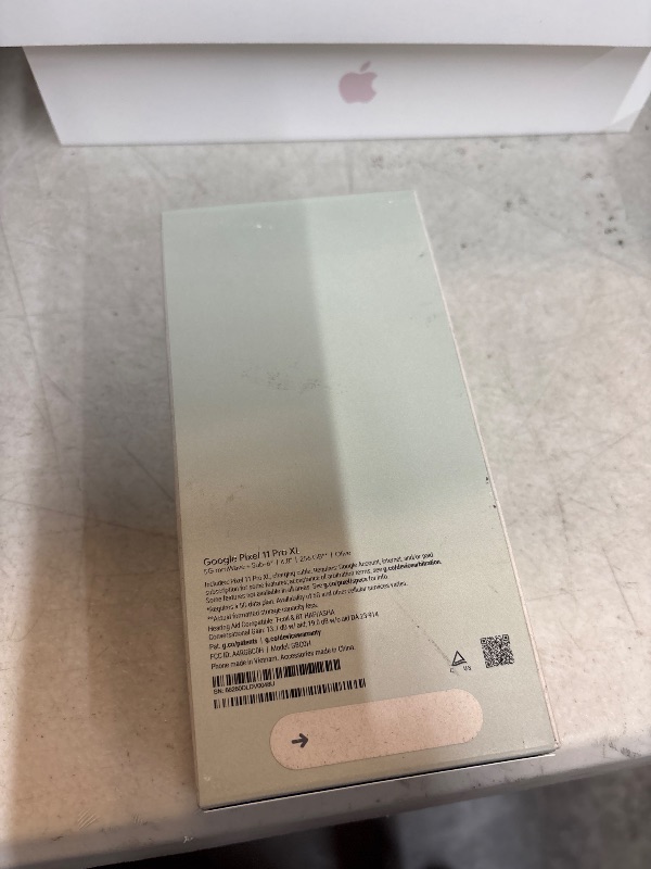 View 3 of Google Pixel 11 Pro XL - Unlocked Smartphone, Gemini - 256 GB - Olive