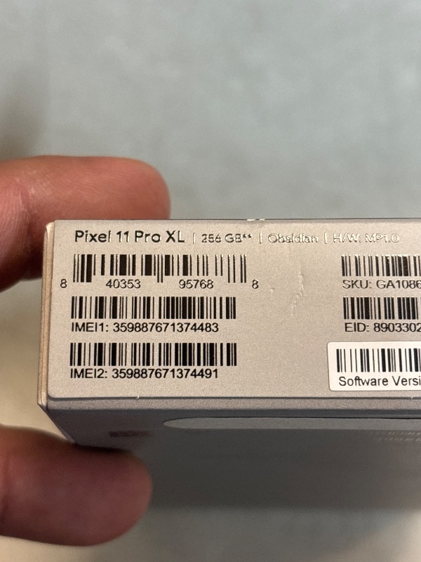 Photo 1 of Google Pixel 11 Pro XL - Unlocked Smartphone, Gemini - 256 GB - Obsidian