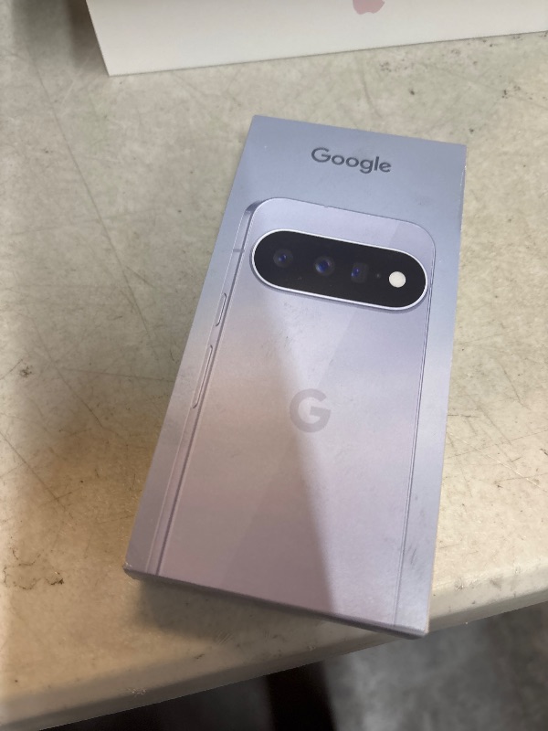 Photo 1 of Google Pixel 11 - Unlocked Smartphone, Gemini - 256 GB - Frost