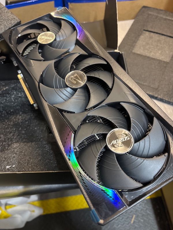 Photo 1 of GIGABYTE AORUS GeForce RTX 5090 Master 32G Graphics Card, by NVIDIA, WINDFORCE Cooling System, DisplayPort & HDMI - Video Output Interface, 32GB 512-bit GDDR7, GV-N5090AORUS M-32GD Video Cardo