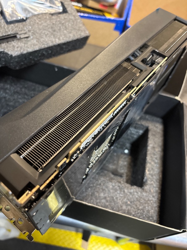 Photo 1 of GIGABYTE AORUS GeForce RTX 5090 Master 32G Graphics Card, by NVIDIA, WINDFORCE Cooling System, DisplayPort & HDMI - Video Output Interface, 32GB 512-bit GDDR7, GV-N5090AORUS M-32GD Video Cardo