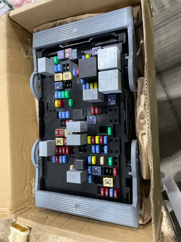 View 3 of 19210438 Engine Fuse Box Fits 2007-2009 Chevy GMC Cadillac