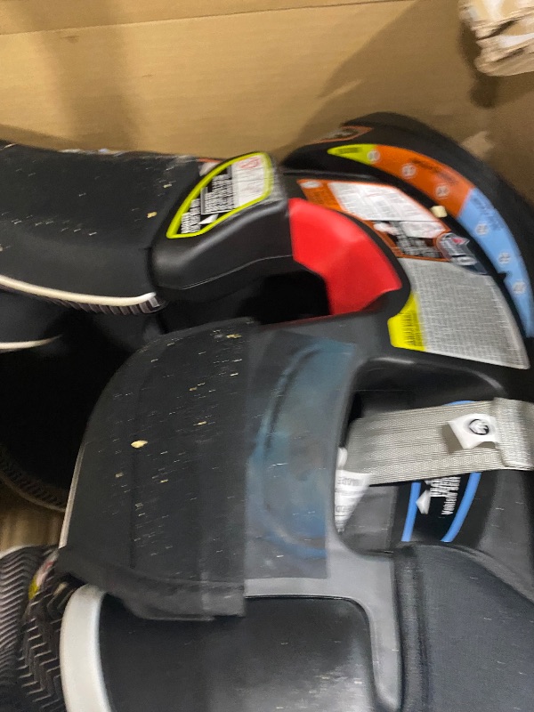 View 2 of 10-10-26 updated USED
Graco 4Ever Extend2Fit DLX 4-in-1 Convertible Car Seat