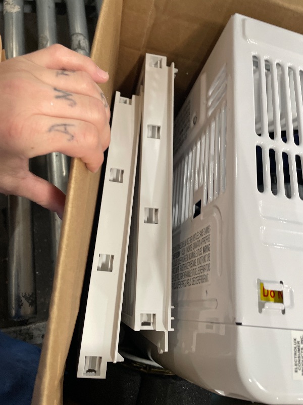View 3 of 12,000 BTU Window Air Conditioner with Heat, Cools and Heats up to 550 Sq Ft, Window Mount AC Unit for Room Heating & Cooling