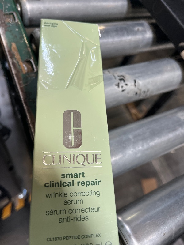 Photo 1 of Clinique Smart Clinical Repair Wrinkle Correcting Serum