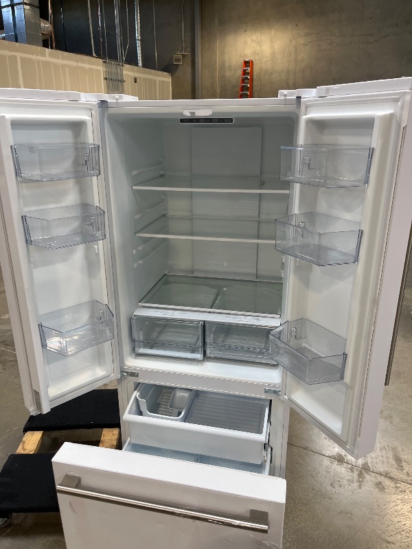 View 3 of BLACK+DECKER 16 Cu. Ft. French Door Refrigerator, Built-in Ice Maker, White------DOES NOT WORK NEEDS FREON