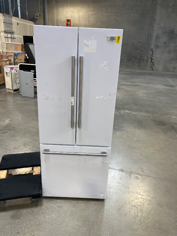 View 5 of BLACK+DECKER 16 Cu. Ft. French Door Refrigerator, Built-in Ice Maker, White------DOES NOT WORK NEEDS FREON
