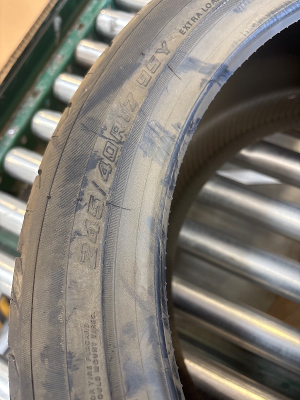 Photo 1 of Yokohama Advan Apex V601 245/40R17 95Y XL
