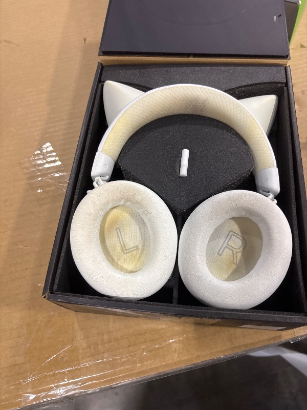 Photo 1 of Razer Kraken Kitty V3 Pro Wireless RGB Gaming Headset, White