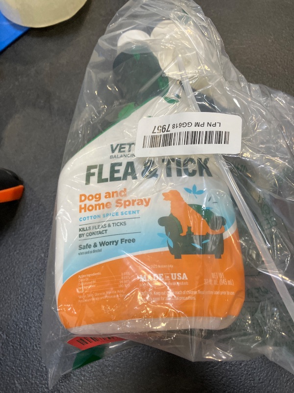 Photo 1 of Vet's Best Flea & Tick Dog & Home Spray, Cotton Spice, 32oz