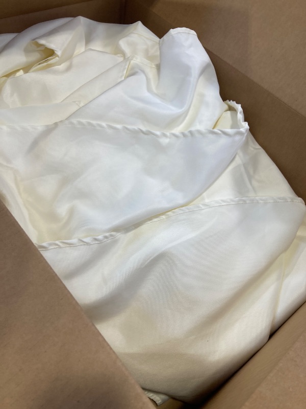 Photo 1 of Dailyset Round Tablecloths (6-Pack)