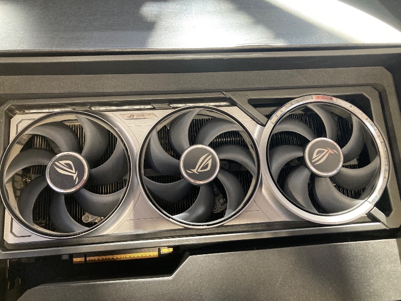 Photo 1 of ASUS ROG Astral GeForce RTX 5090 32GB GDDR7 OC Graphics Card