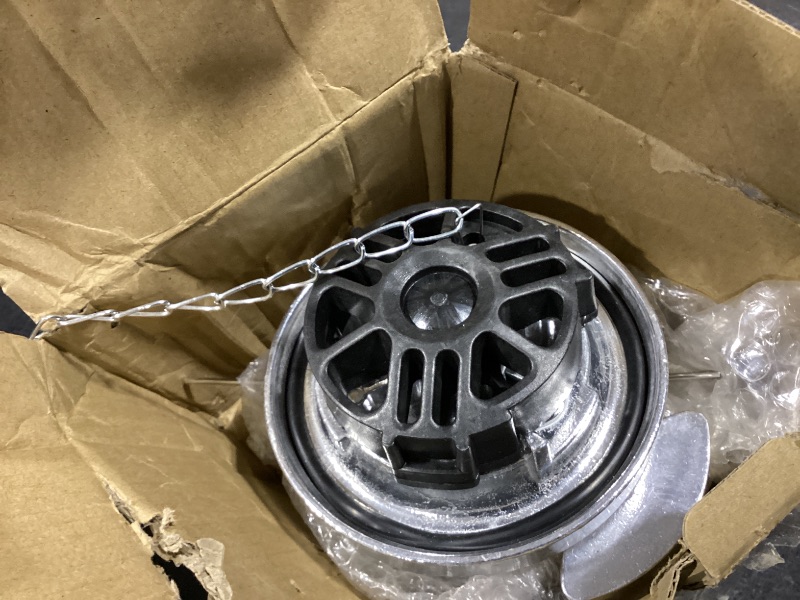 Photo 1 of YUXIVCNE Locking Diesel Fuel Cap for Peterbilt Trucks (Silver)