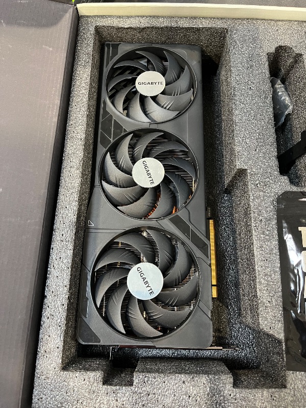 Photo 1 of Zotac GeForce RTX 5080 Solid 16GB GDDR7 PCI-Express Graphics Card