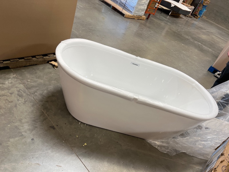 Photo 1 of BATHTUB WHITE ACRYLIC OVAL FREE STANDING
