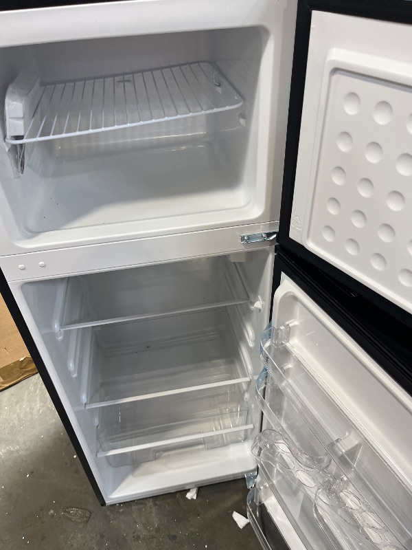 Photo 1 of ARCTIC CHEF ACFR741BLACKAMZ6COM Apartment Size-Top Freezer-2 Door Fridge-Adjustable Thermostat Control-Black-7.5 Cubic Feet
