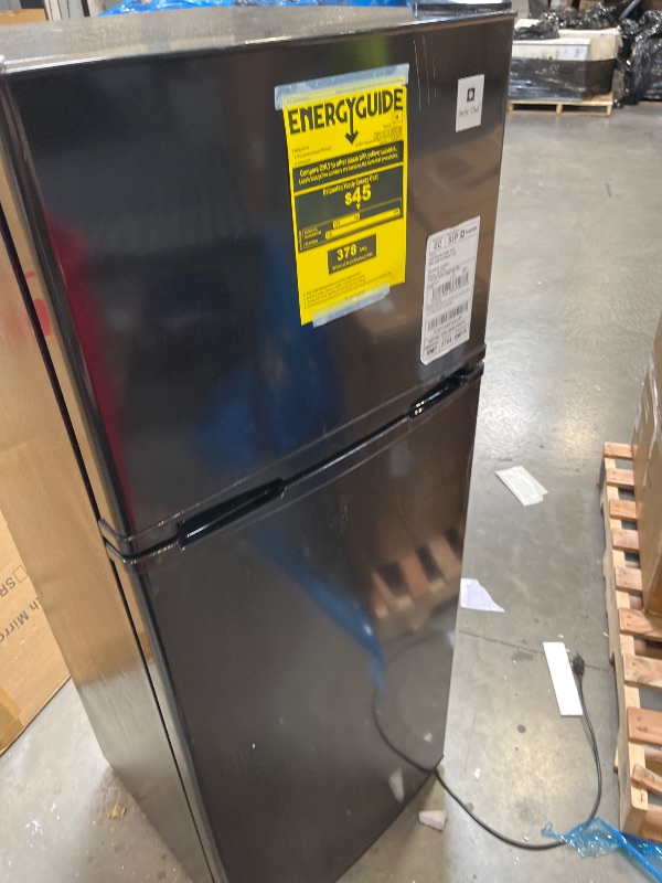 Photo 1 of ARCTIC CHEF ACFR741BLACKAMZ6COM Apartment Size-Top Freezer-2 Door Fridge-Adjustable Thermostat Control-Black-7.5 Cubic Feet