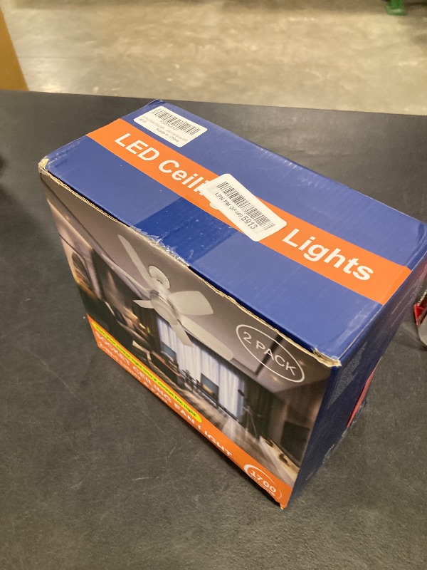 Photo 1 of QiyuanLS 6-Blade Socket Fan Light with Remote