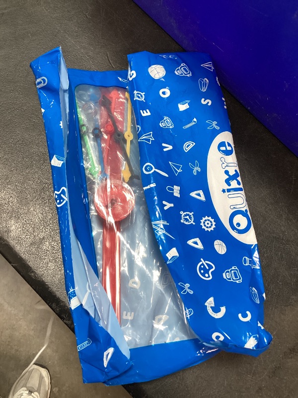 View 2 of Quixorblex Plastic Arrow Spinner Set