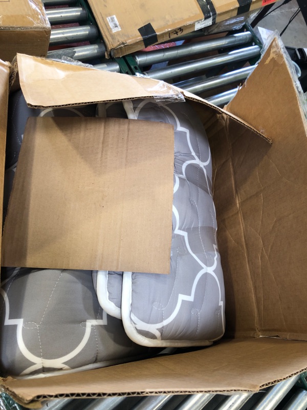View 2 of Feisaibaoly Japanese Futon Mattress Twin Grey