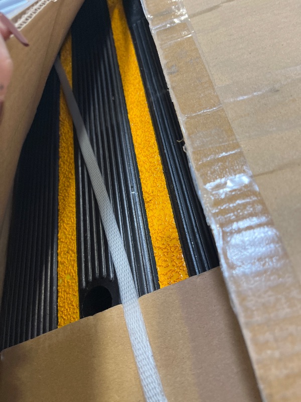 Photo 1 of VEVOR Rubber Curb Ramp 2-Pack