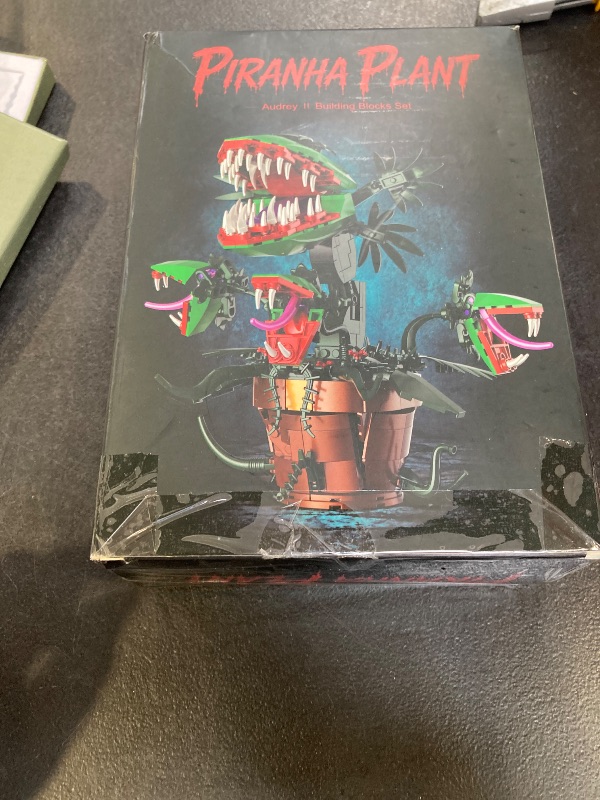 Photo 1 of Starhyuan Audrey II Piranha Plant Building Set