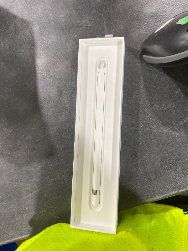 View 4 of Apple Pencil (1st Generation)